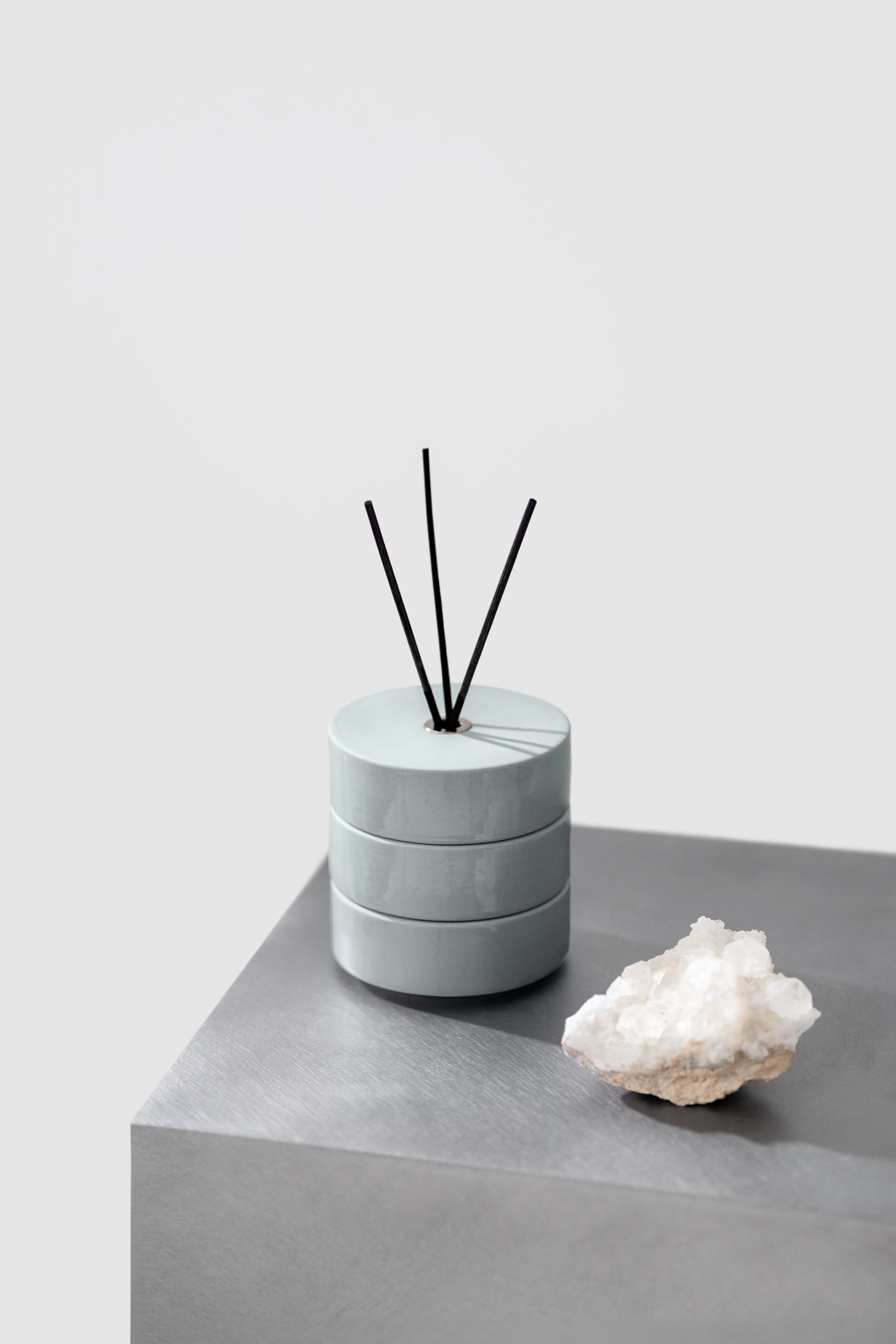PLINTH / diffuser - Grey