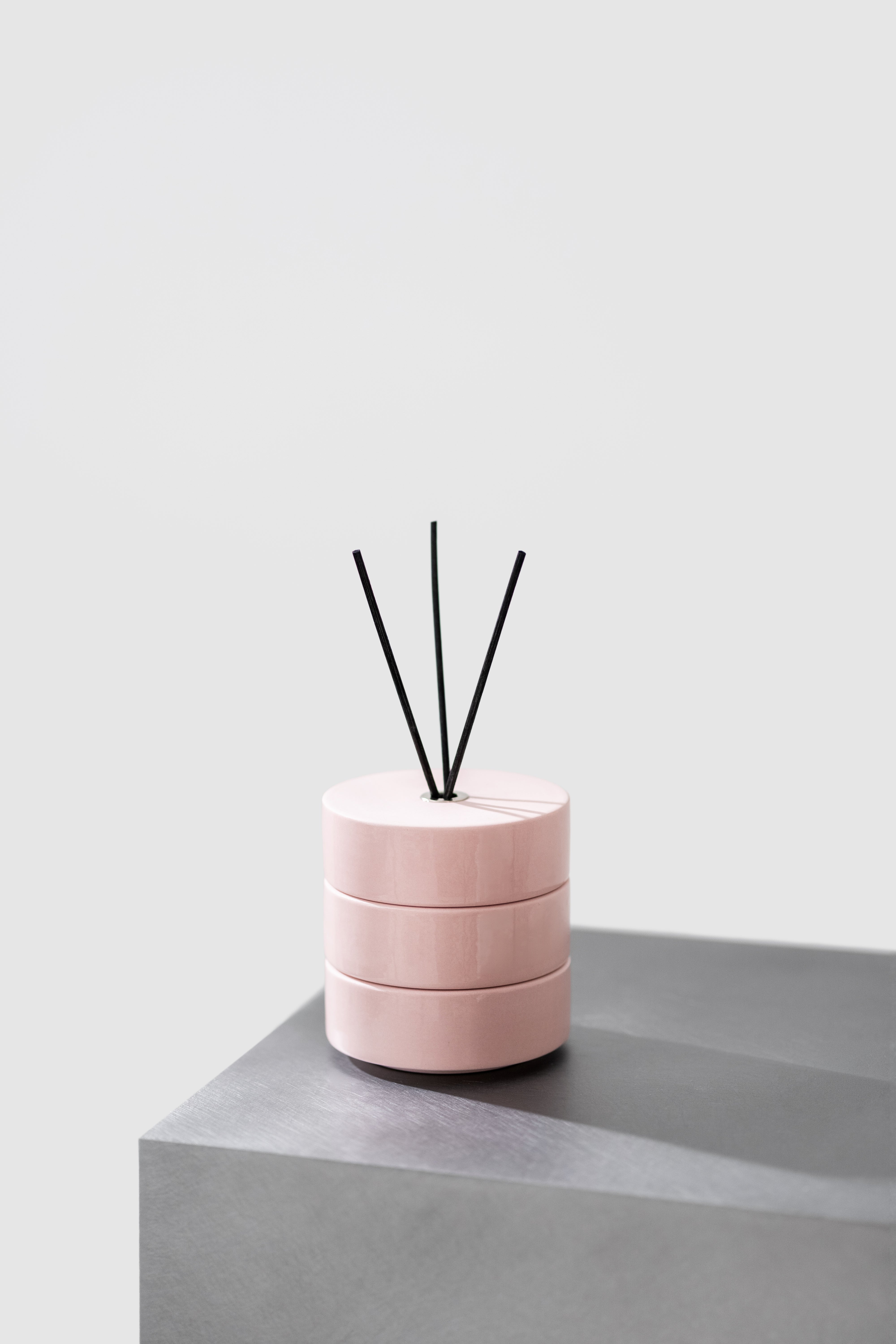 PLINTH / diffuser - Pink