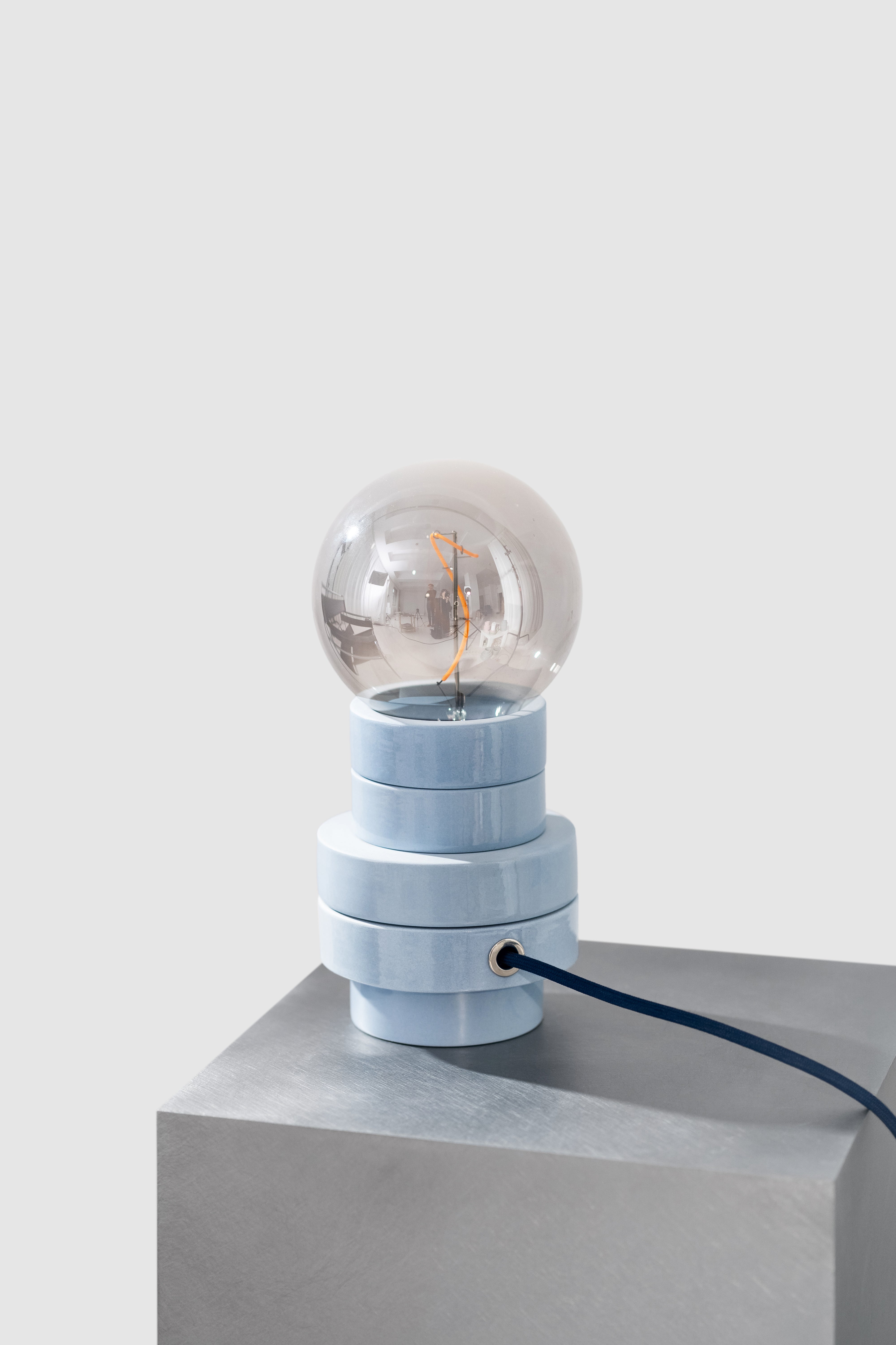 PLINTH / Flore - table lamp  - Blue