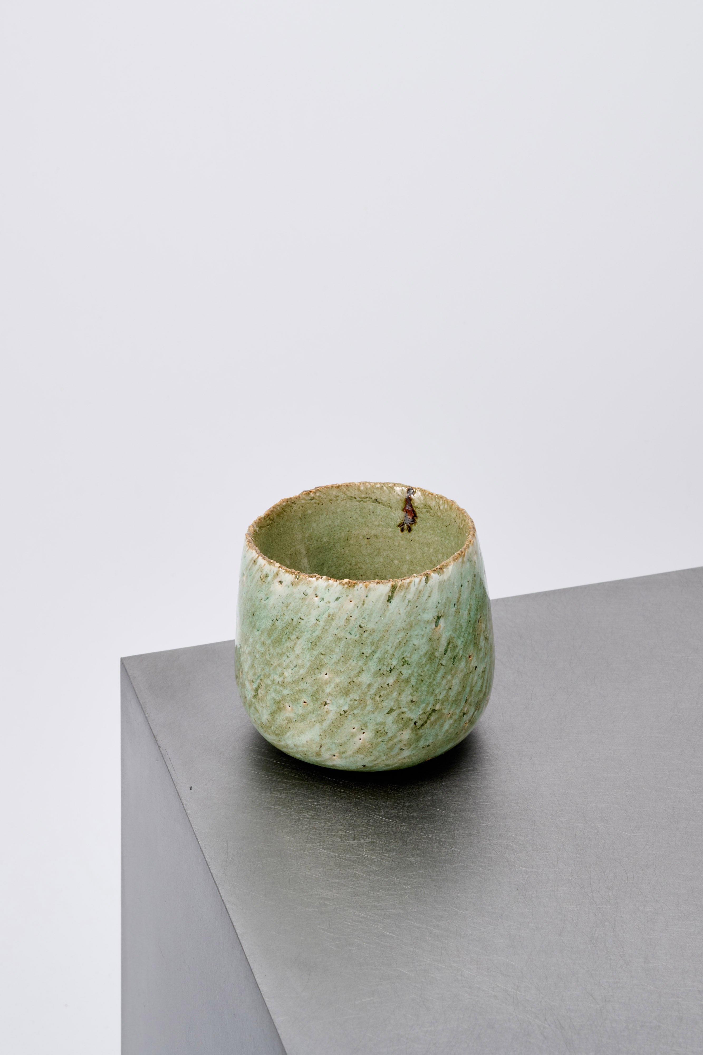 CELADON LOVE / TEA BOWL [IV]