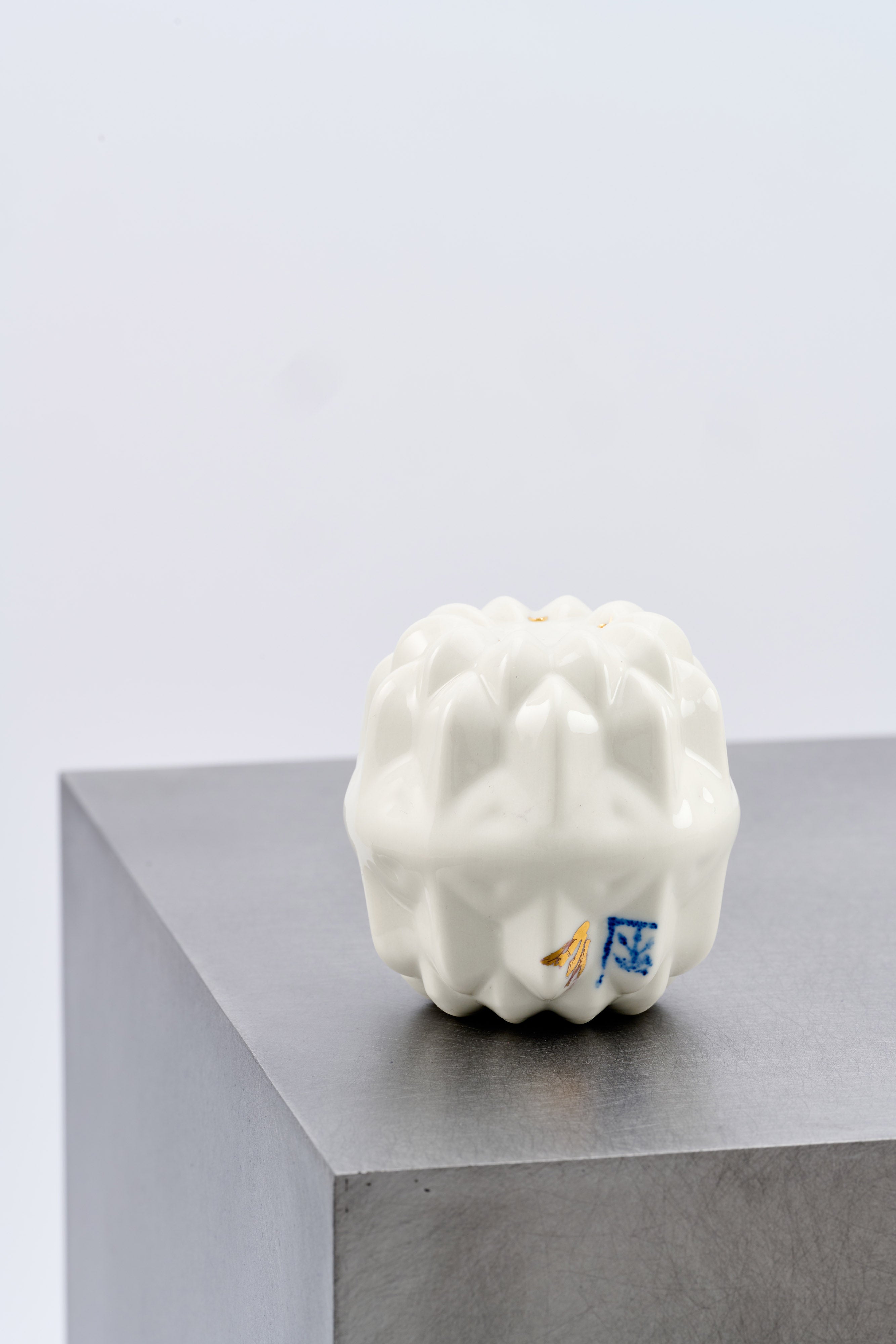 MUFFIN / cristal / salt & pepper shaker / White - GOLD